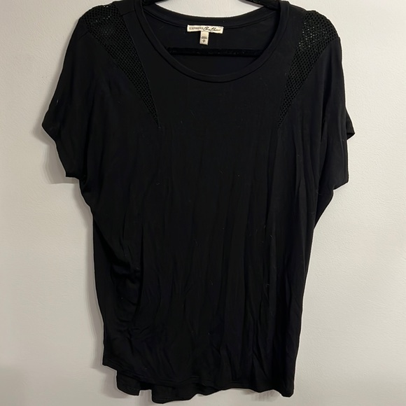 Black tee - Picture 1 of 2